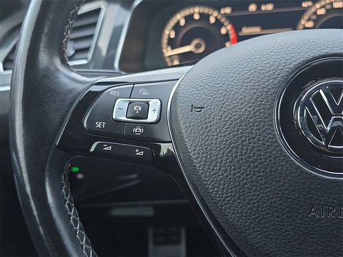 Used 2019 Volkswagen Tiguan S image 17