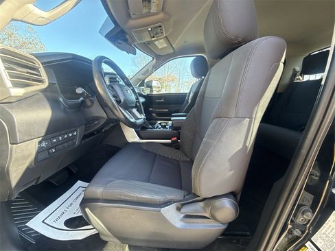Used 2022 Toyota Tundra SR5 w/ SR5 Convenience Package image 10