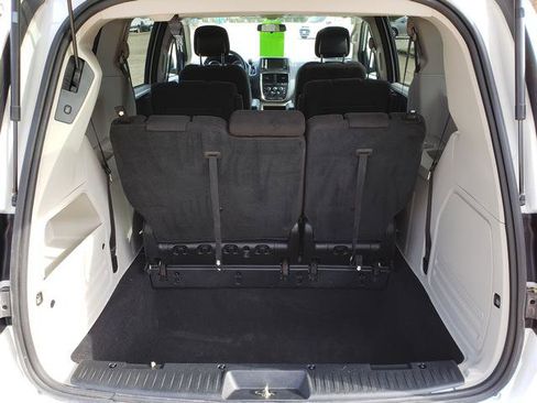 Used 2016 Dodge Grand Caravan SXT w/ Rear Park Assist Package image 5