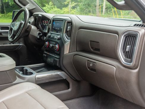 Used 2020 Chevrolet Silverado 1500 LTZ w/ LTZ Plus Package AWD/4WD image 15
