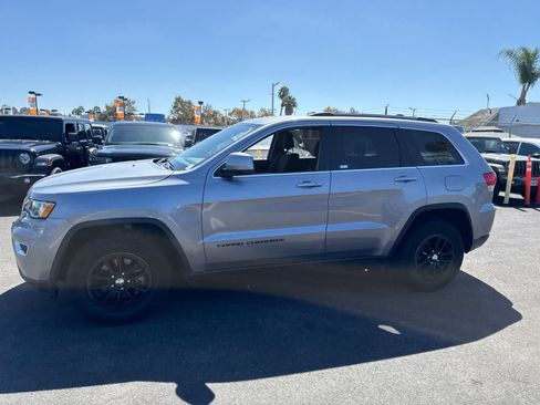 Used 2018 Jeep Grand Cherokee Laredo RWD image 26