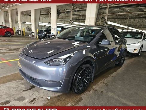 Used 2023 Tesla Model Y Long Range AWD/4WD image 1