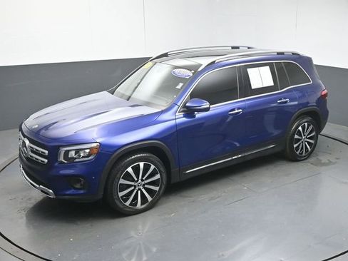 Used 2021 Mercedes-Benz GLB 250 w/ Premium Package image 44