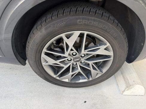 Used 2022 Genesis GV70 2.5T w/ Advanced Package AWD/4WD image 9