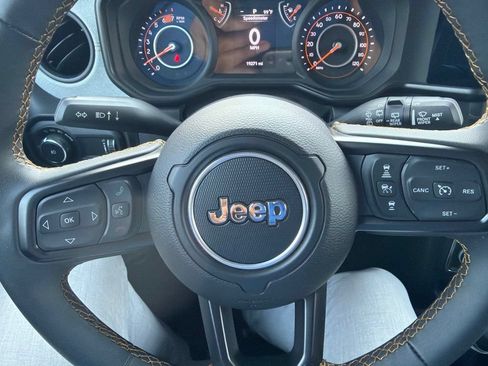Used 2024 Jeep Wrangler Unlimited Sport AWD/4WD image 17