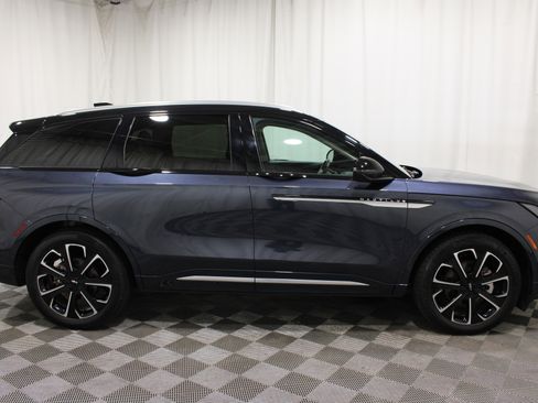 Used 2024 Lincoln Nautilus Reserve w/ Equipment Group 203A AWD/4WD image 28