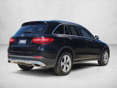 Used 2017 Mercedes-Benz GLC 300 4MATIC image 5