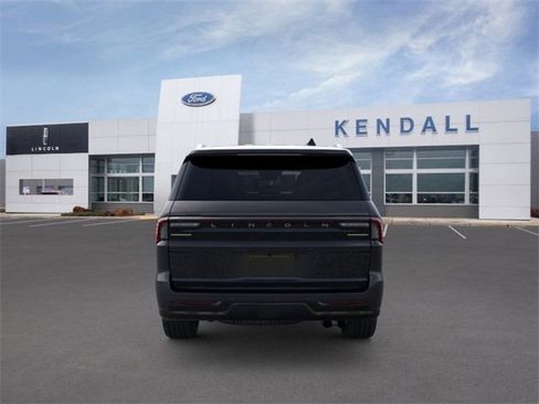 New 2025 Lincoln Navigator Reserve image 5
