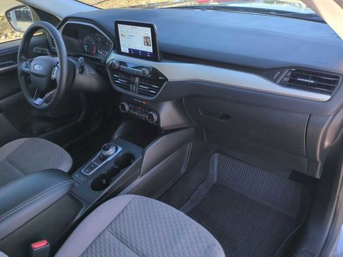 Used 2022 Ford Escape SE w/ SE Sport Appearance Package image 28