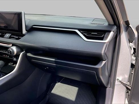 Certified 2025 Toyota RAV4 XLE w/ Convenience Package FWD image 19