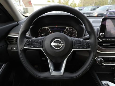 Used 2023 Nissan Altima 2.5 SV image 11