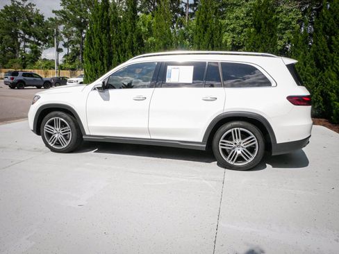 Used 2025 Mercedes-Benz GLS 450 4MATIC image 7