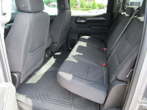 Used 2023 Chevrolet Silverado 1500 LT image 34