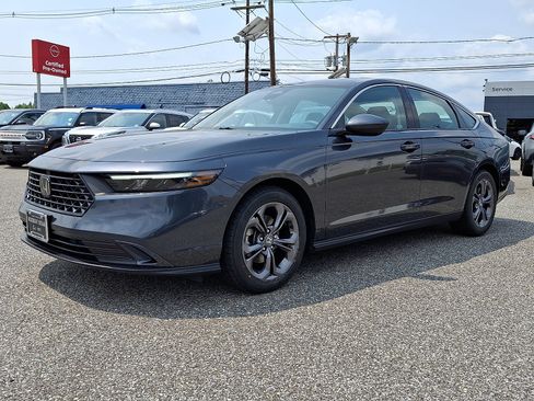 Used 2023 Honda Accord EX image 3