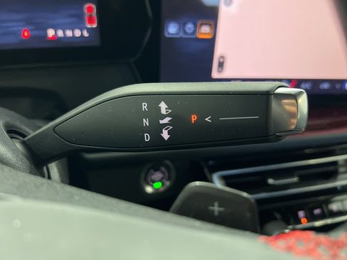 Used 2024 Chevrolet Traverse RS image 13