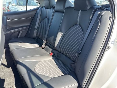 Used 2020 Toyota Camry SE image 23