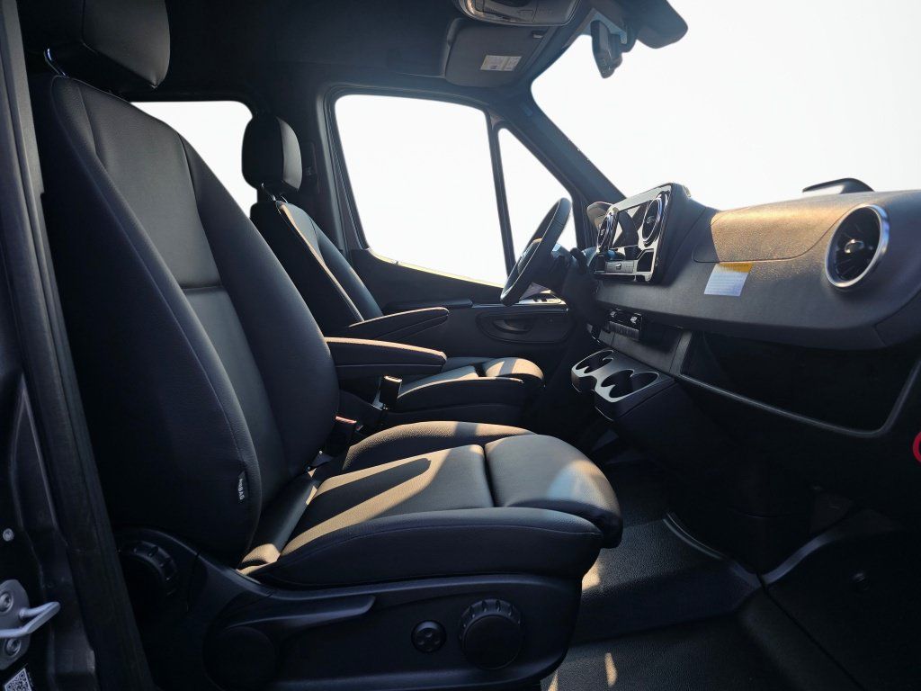 New 2026 Mercedes-Benz Sprinter 2500 image 23