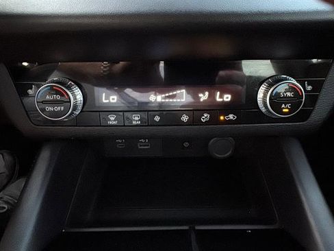 Used 2024 Mitsubishi Outlander SE image 25