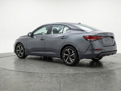 Used 2025 Nissan Sentra SV image 5