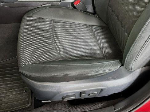 Used 2017 Subaru Outback 2.5i Premium image 21