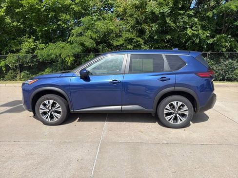 Used 2023 Nissan Rogue SV AWD/4WD image 2