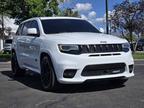 Used 2017 Jeep Grand Cherokee SRT w/ Trailer Tow Group IV AWD/4WD image 2