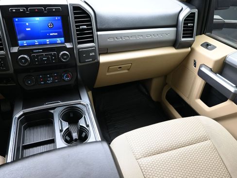 Used 2020 Ford F250 XLT w/ XLT Premium Package AWD/4WD image 38