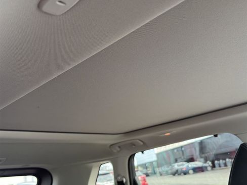 Used 2023 Nissan Rogue SL w/ SL Premium Package image 10