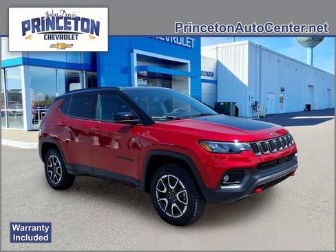 Used 2025 Jeep Compass Trailhawk AWD/4WD image 1