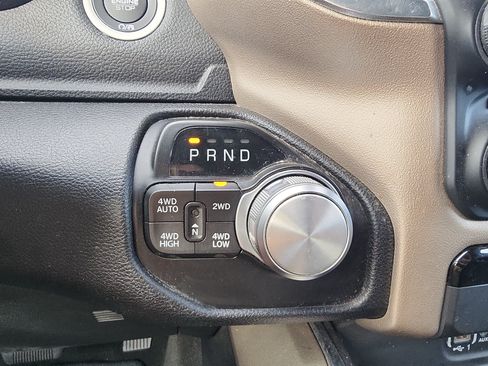 Used 2022 RAM 1500 Laramie AWD/4WD image 16