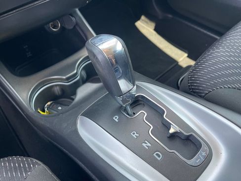 Used 2019 Dodge Journey SE FWD image 12