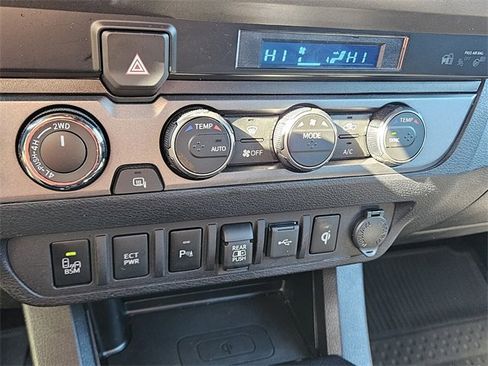 Used 2021 Toyota Tacoma TRD Off-Road image 21