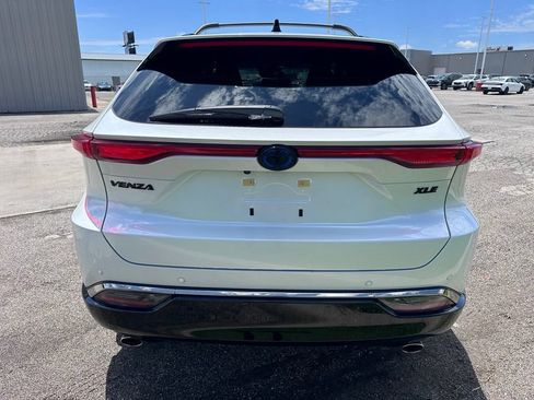 Used 2024 Toyota Venza Nightshade AWD/4WD image 7