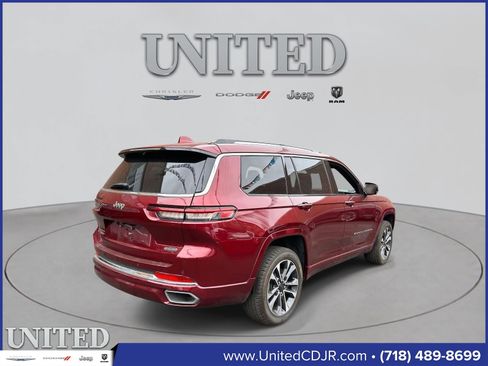 Used 2021 Jeep Grand Cherokee L Overland w/ Luxury Tech Group IV image 3