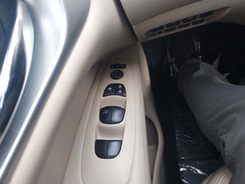 Used 2020 Nissan Pathfinder Platinum AWD/4WD image 28