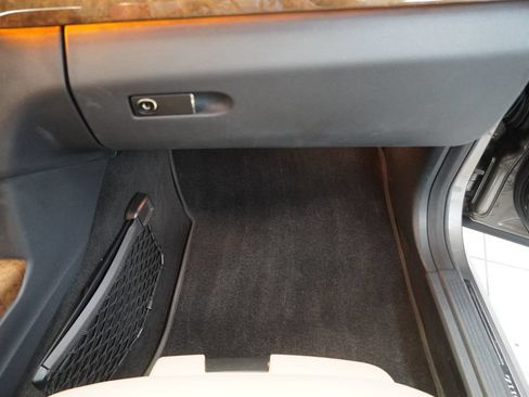 Used 2010 Mercedes-Benz E 350 Sedan image 39