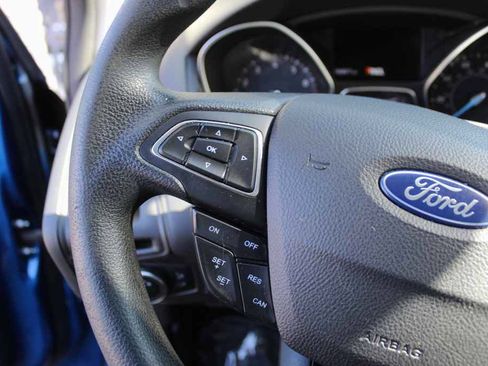 Used 2018 Ford Focus SE FWD image 15