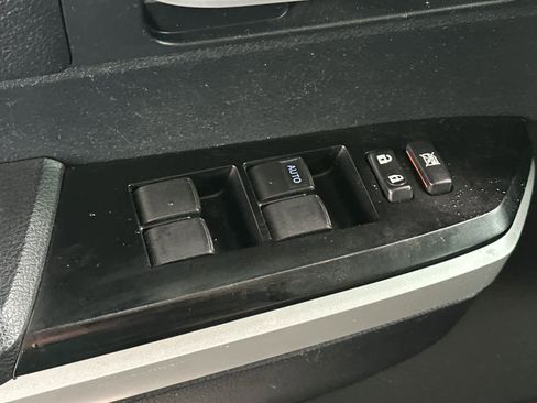 Used 2016 Toyota Tundra SR5 image 13