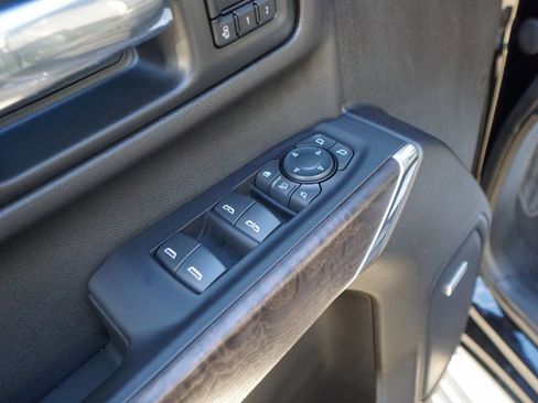 Used 2023 GMC Sierra 3500 Denali w/ Denali Ultimate Package image 18