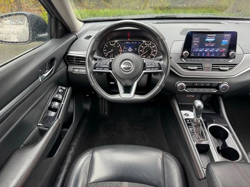 Used 2024 Nissan Altima 2.5 SR image 14