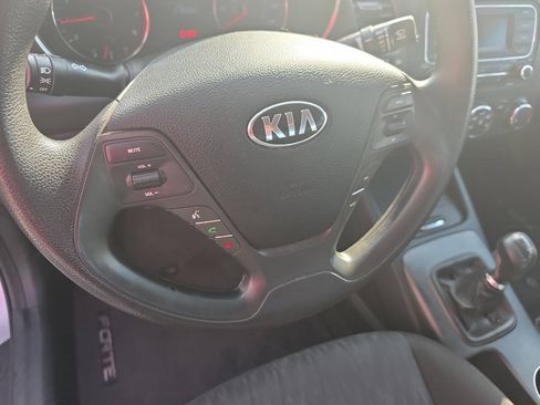 Used 2016 Kia Forte LX FWD image 16