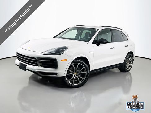 Used 2023 Porsche Cayenne AWD/4WD image 1