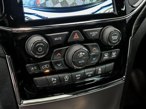 Used 2020 Jeep Grand Cherokee Altitude image 25