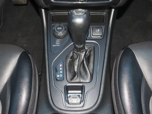 Used 2022 Jeep Cherokee Latitude Lux image 19