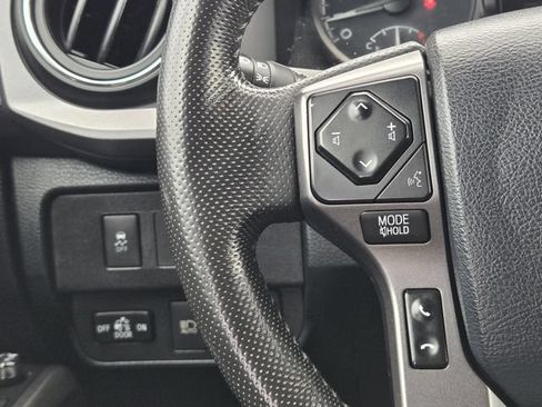 Used 2020 Toyota Tacoma TRD Off-Road w/ Technology Package AWD/4WD image 27
