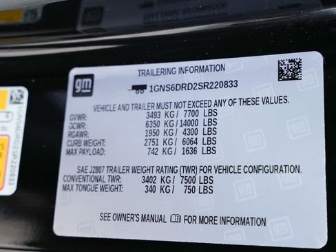 Used 2025 Chevrolet Suburban Z71 image 15