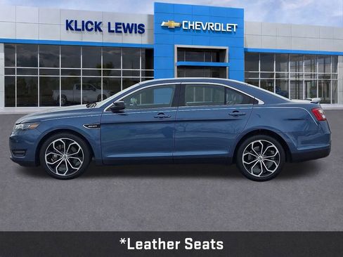 Used 2018 Ford Taurus SHO image 4