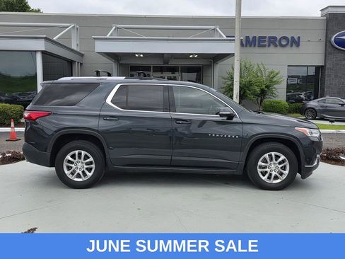 Used 2018 Chevrolet Traverse LT FWD image 41