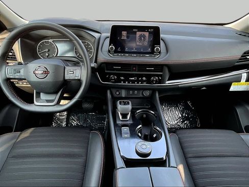 Certified 2026 Nissan Rogue SV AWD/4WD image 10