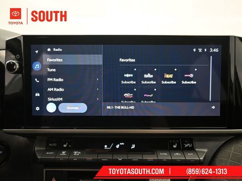 Used 2025 Toyota Camry XLE image 14